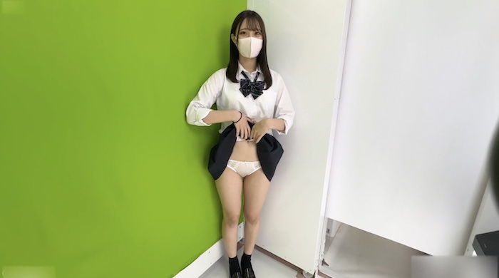 無修正個人撮影作品「 「顔出し19歳のスジパイパン大.学.生 初撮りで逆さくぱぁ野外露出と中出し後はくぱぁ観察」前編・後編-001