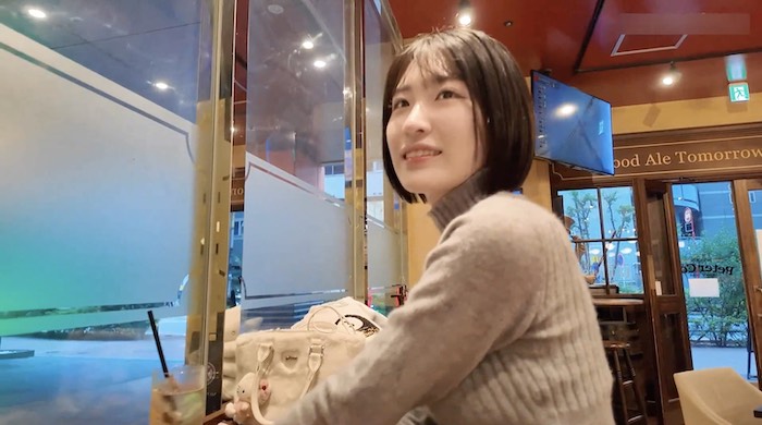 無修正個人撮影作品「初撮り※21歳美人大　顔に見合わず下の毛多め「Netflixうちで見る？」お小遣いに釣られて巨根にオカされる」-001