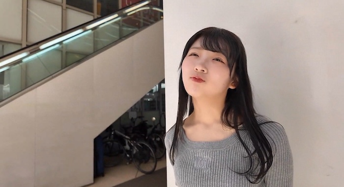 無修正個人撮影作品「絶対に誰にも見せないって約束してくれる?犬系彼女とのハメ撮りを大公開。陰毛まんこに大量中出し」-001
